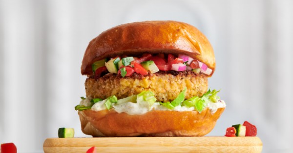 Greek Salad Tuna Burger With Lemon-Dill Yogurt