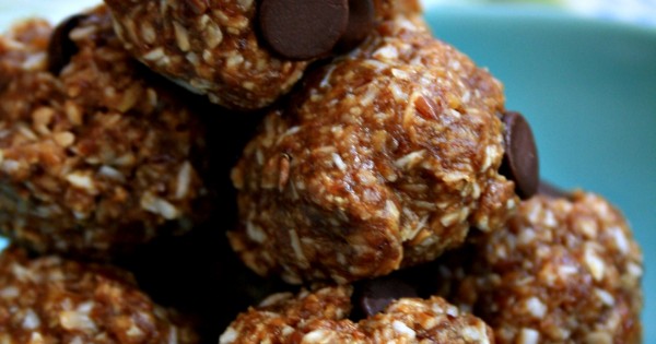 Almond butter energy balls recipe – no-bake & speedy