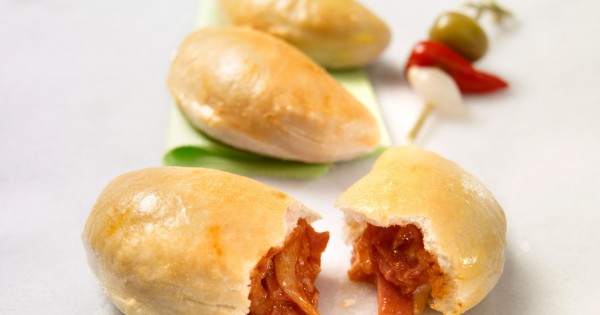 Mini calzone bites with Amoré pepperoni