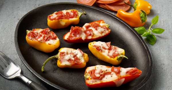 Mini-peppers stuffed with Amoré pepperoni