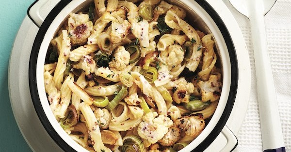 Roasted cauliflower and leek pasta