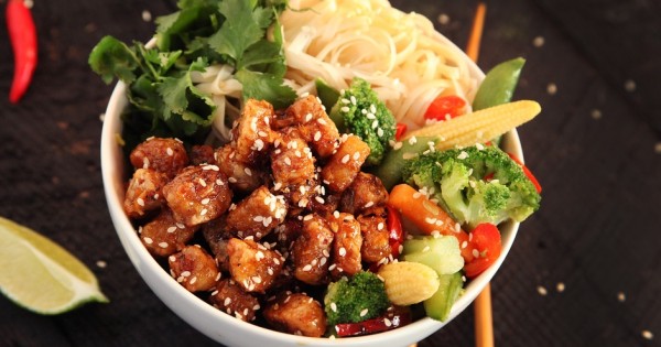 Black pepper tempeh with vegetables stir fry, signed Max L'Affamé